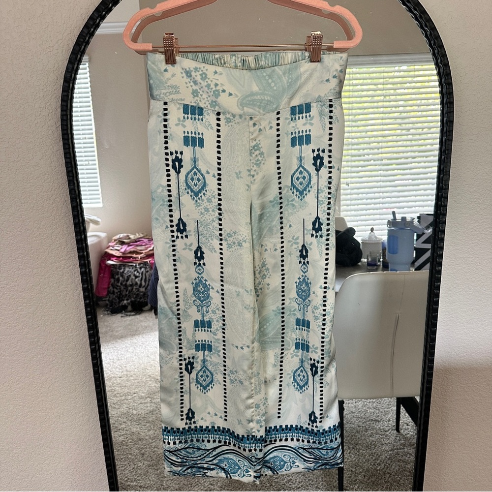 Blue and White Patterned Silky Pants size XS
